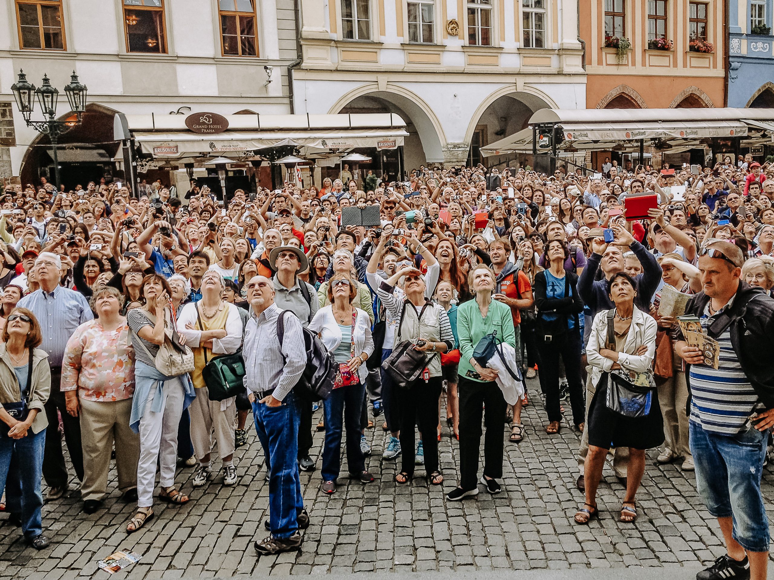 Praga, Waiting for the Clock, 2014